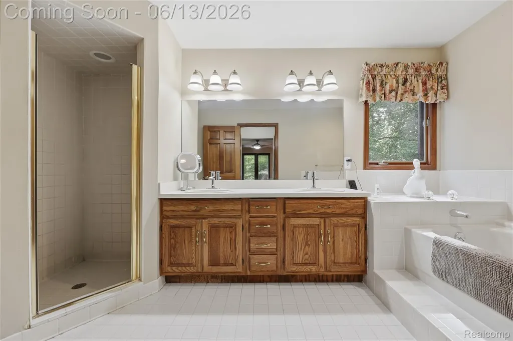 55380 Theo Drive Shelby Charter Township MI 48315