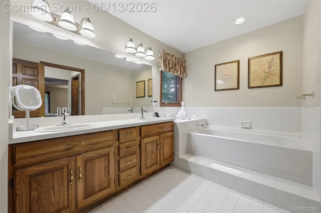 55380 Theo Drive Shelby Charter Township MI 48315