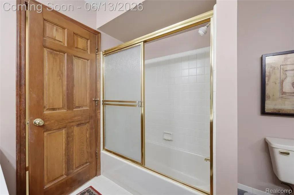 55380 Theo Drive Shelby Charter Township MI 48315