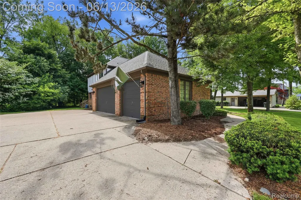55380 Theo Drive Shelby Charter Township MI 48315