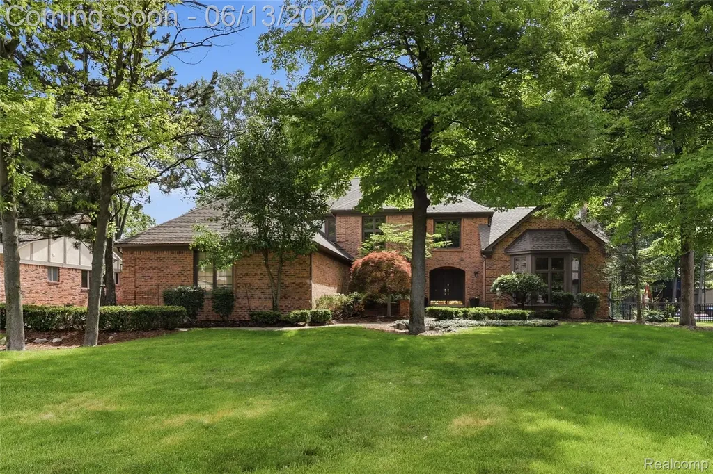 55380 Theo Drive Shelby Charter Township MI 48315