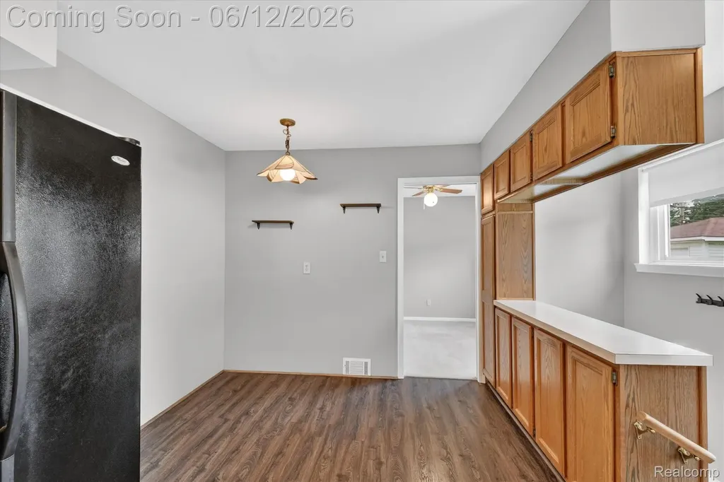 1616 Connie Avenue Madison Heights City MI 48071