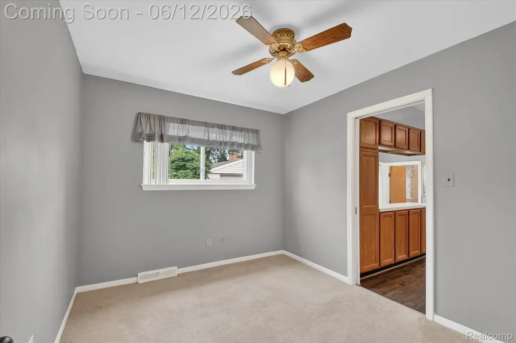 1616 Connie Avenue Madison Heights City MI 48071