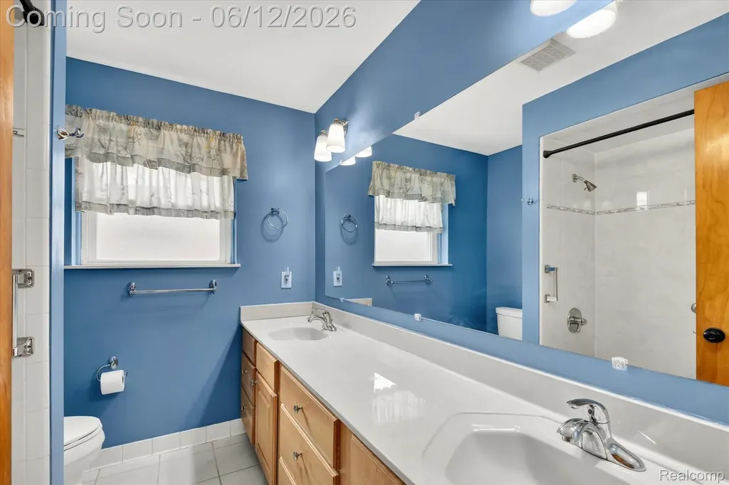 1616 Connie Avenue Madison Heights City MI 48071