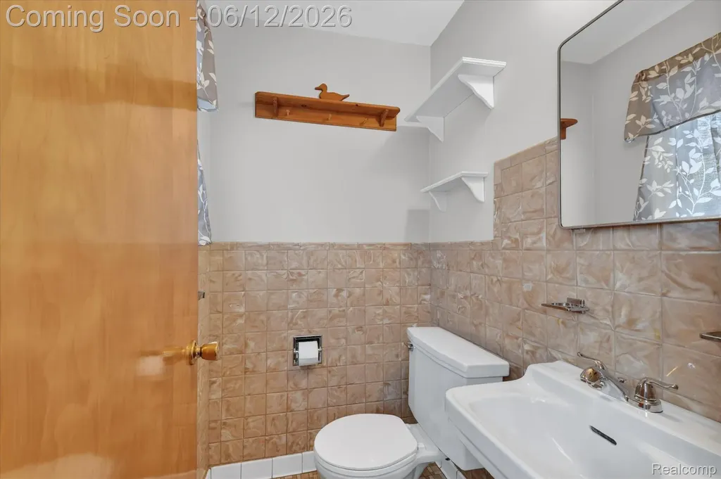 1616 Connie Avenue Madison Heights City MI 48071