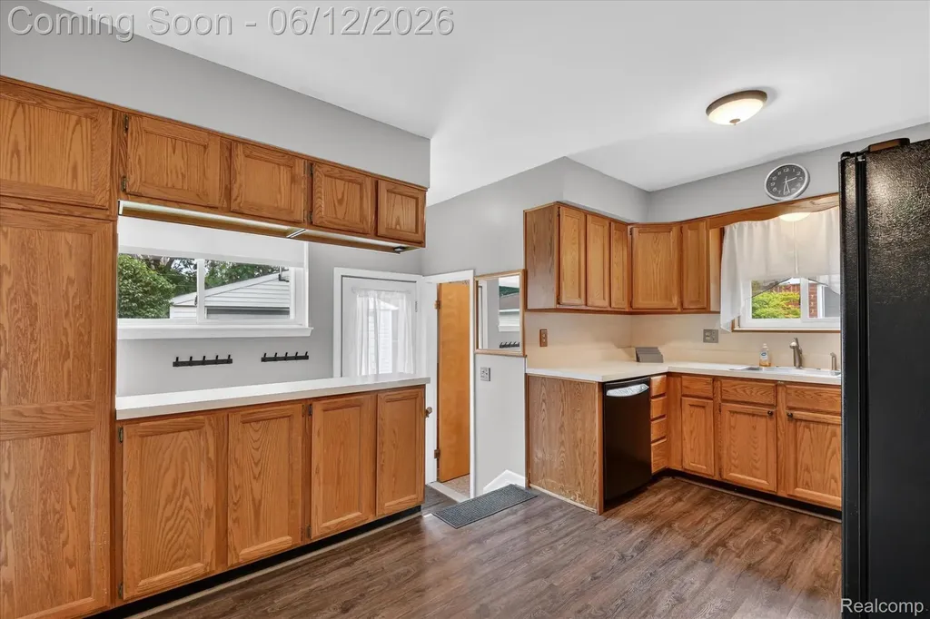 1616 Connie Avenue Madison Heights City MI 48071
