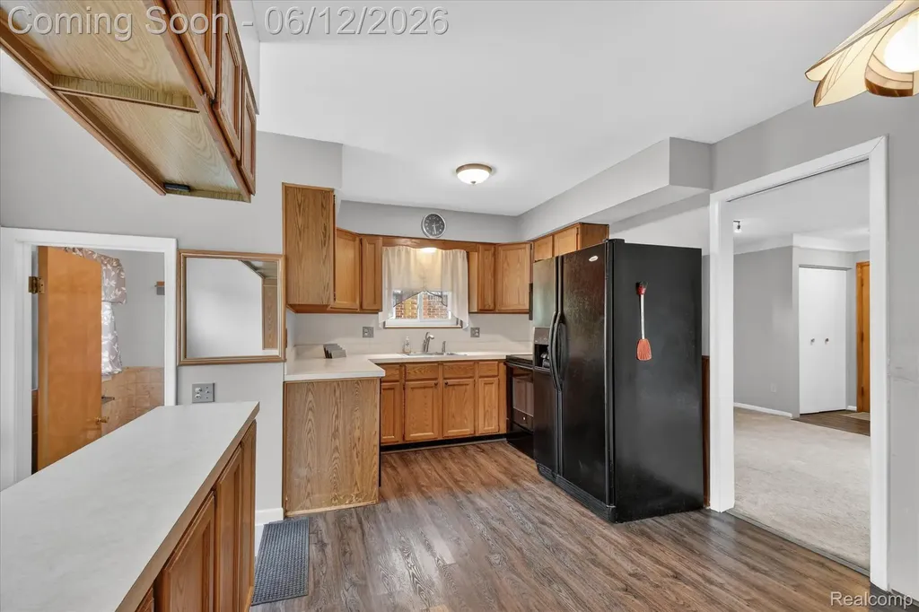 1616 Connie Avenue Madison Heights City MI 48071