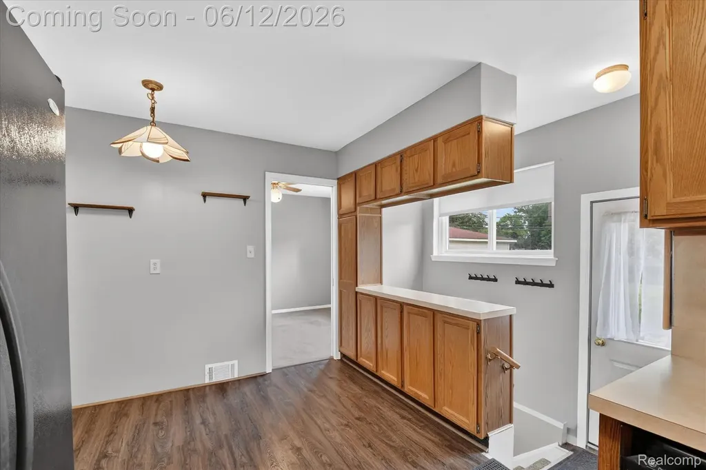 1616 Connie Avenue Madison Heights City MI 48071