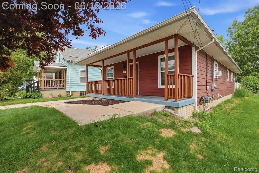 311 Ferry Avenue Pontiac City MI 48341