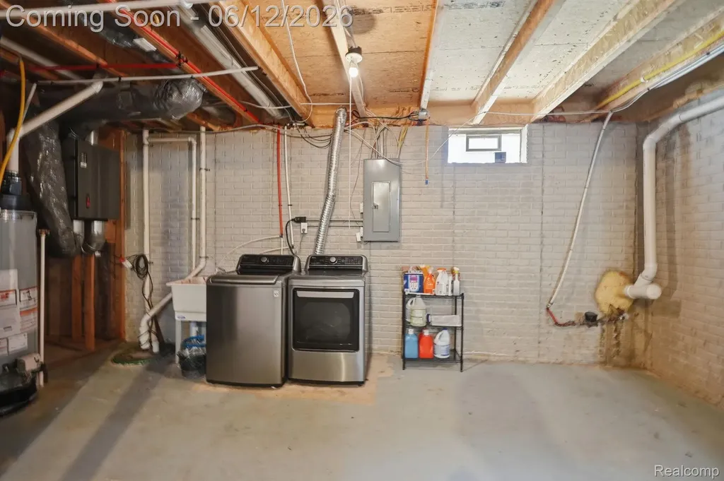 311 Ferry Avenue Pontiac City MI 48341
