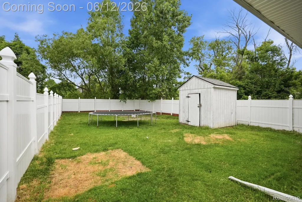 311 Ferry Avenue Pontiac City MI 48341
