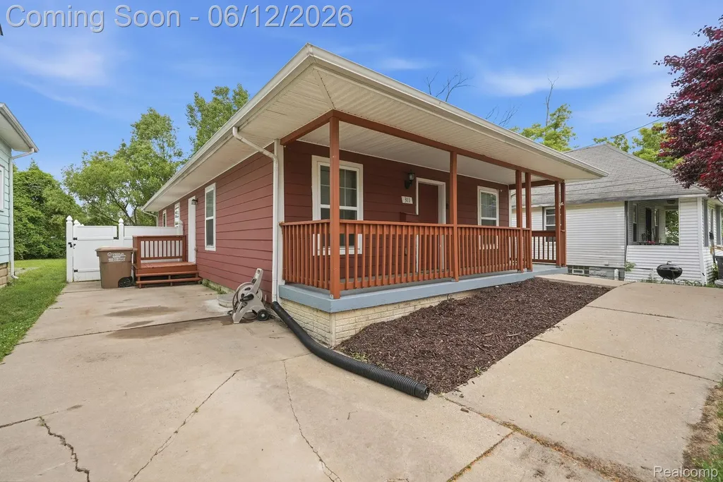 311 Ferry Avenue Pontiac City MI 48341