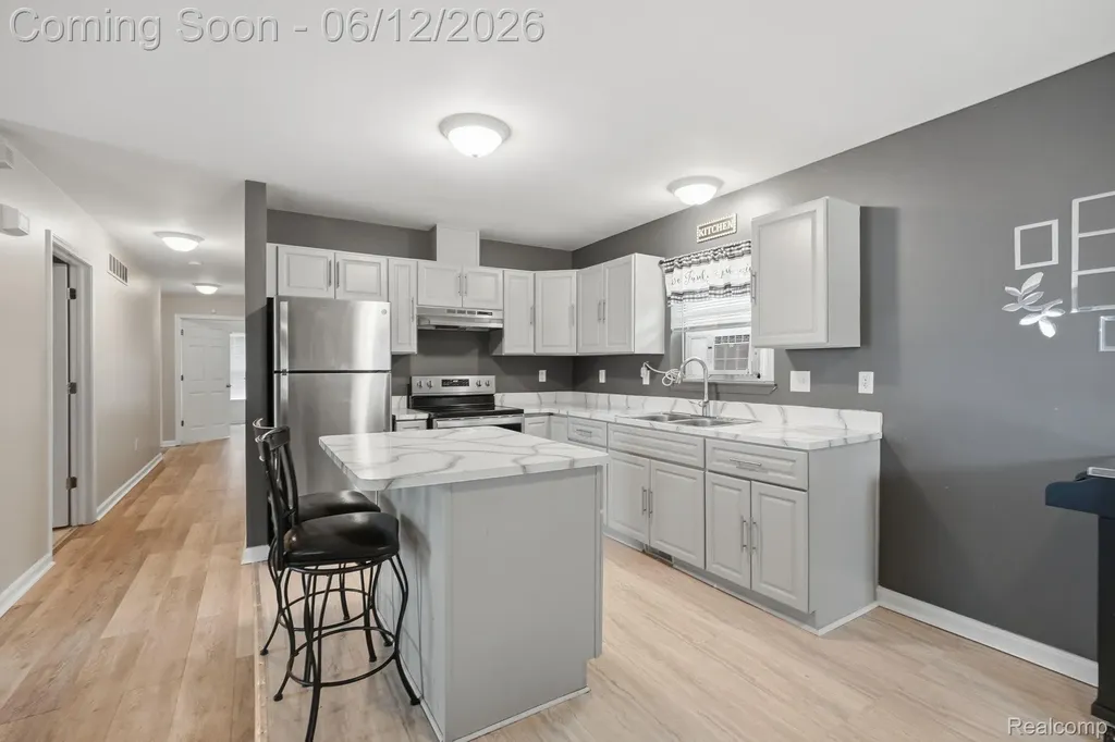 311 Ferry Avenue Pontiac City MI 48341