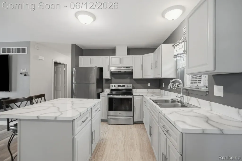 311 Ferry Avenue Pontiac City MI 48341