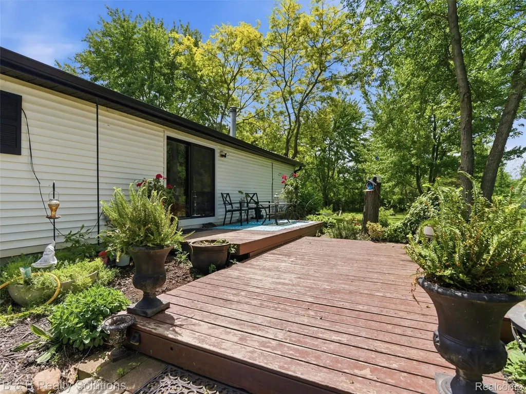 60455 Bates Road Lenox Township MI 48048