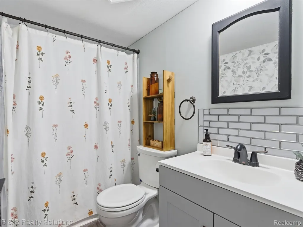 60455 Bates Road Lenox Township MI 48048