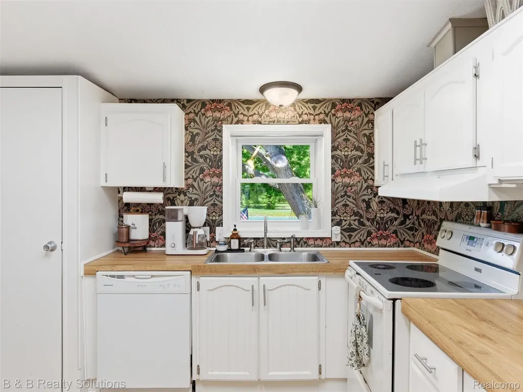60455 Bates Road Lenox Township MI 48048