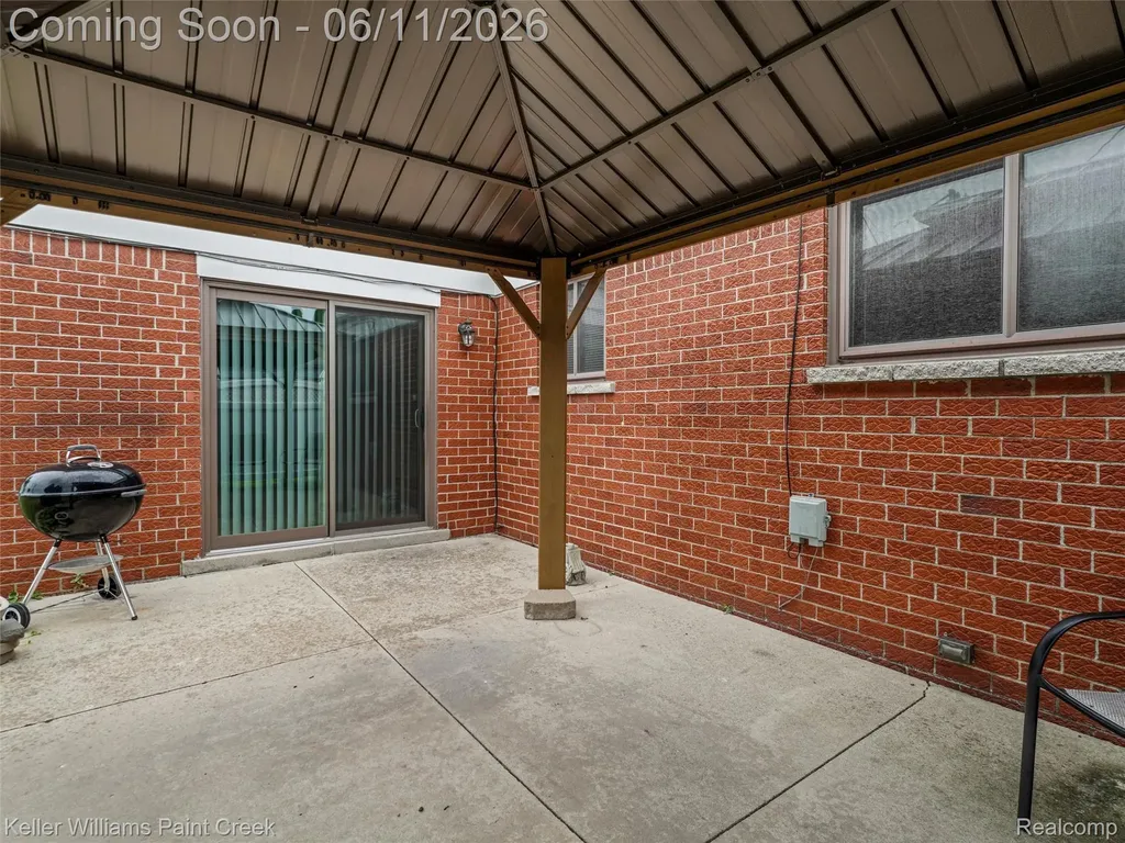 29720 Merrick Avenue Warren City MI 48092