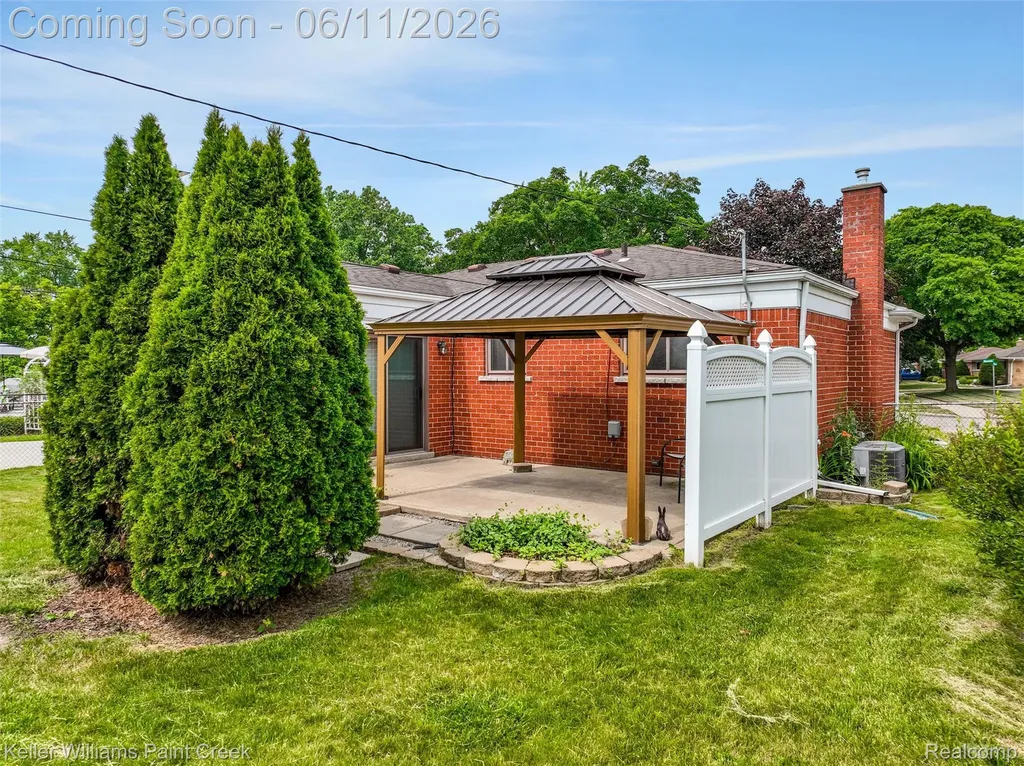 29720 Merrick Avenue Warren City MI 48092