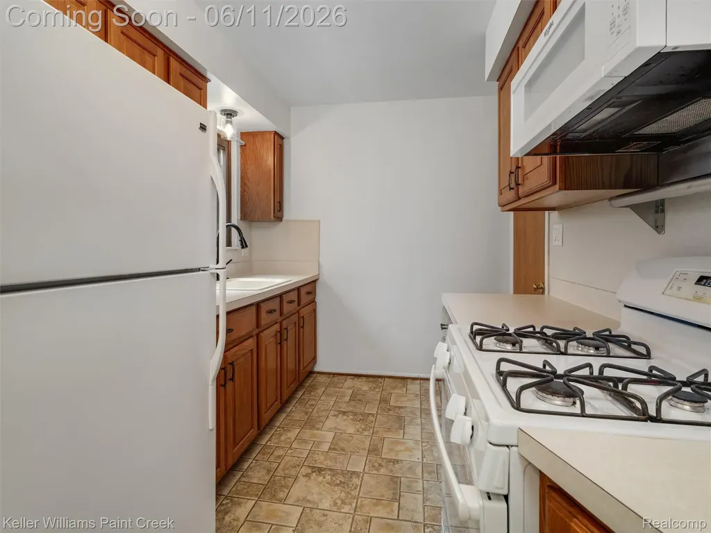 29720 Merrick Avenue Warren City MI 48092