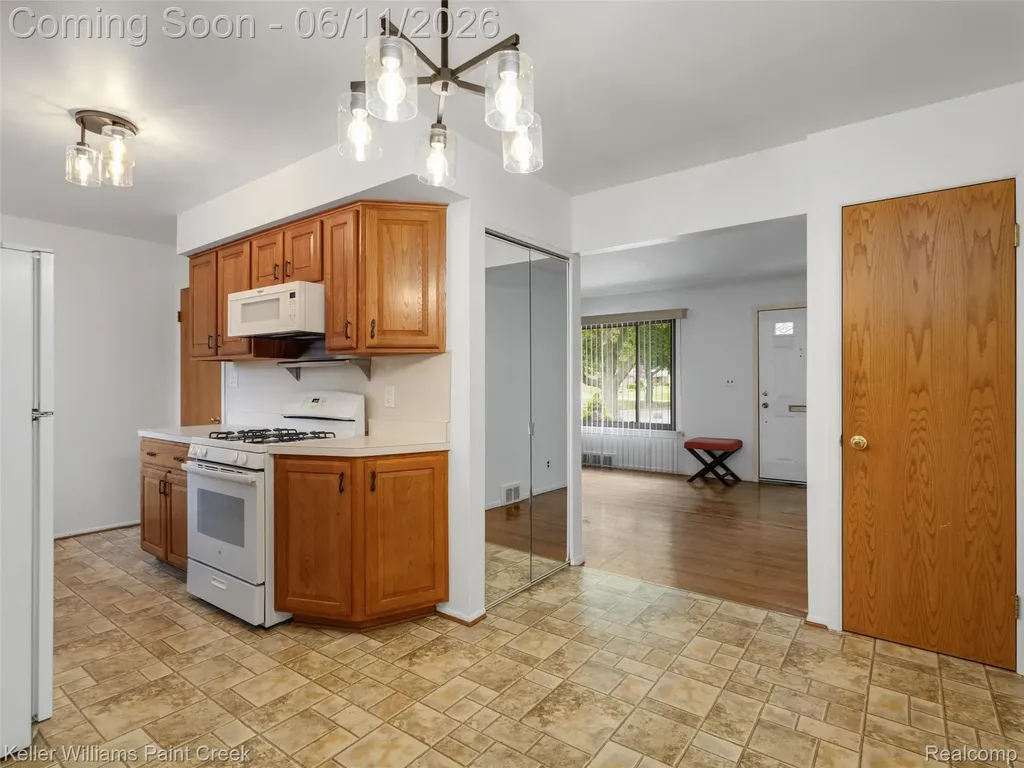 29720 Merrick Avenue Warren City MI 48092
