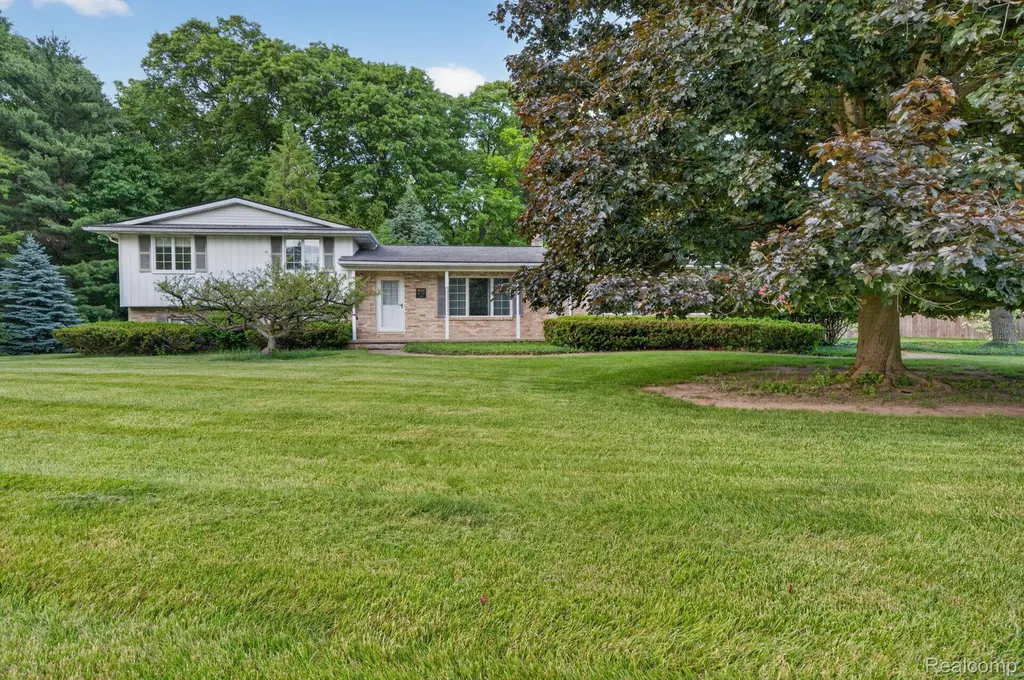 9144 Deer Park Court Tyrone Township MI 48430