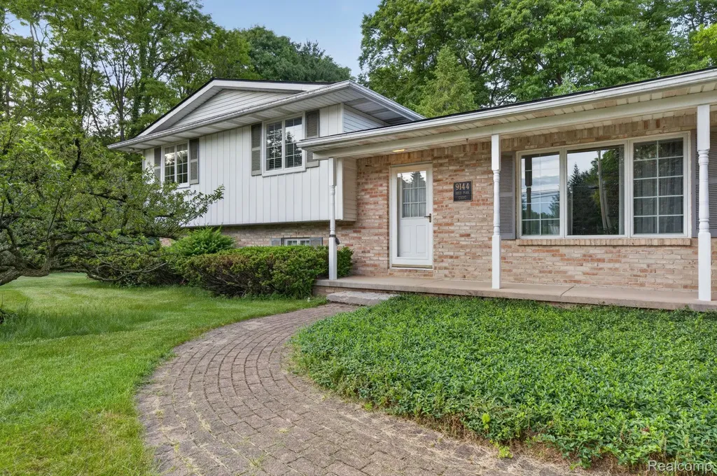 9144 Deer Park Court Tyrone Township MI 48430