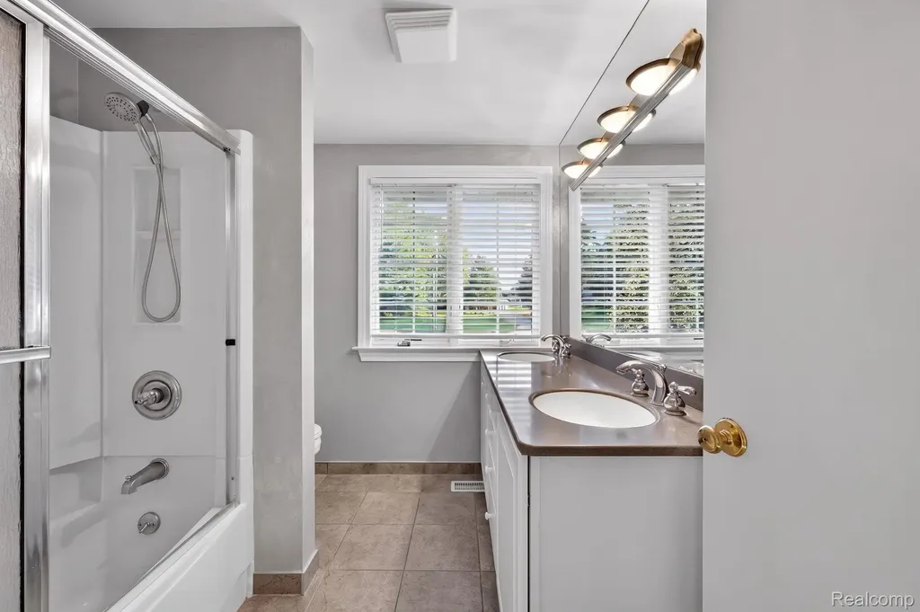 9144 Deer Park Court Tyrone Township MI 48430