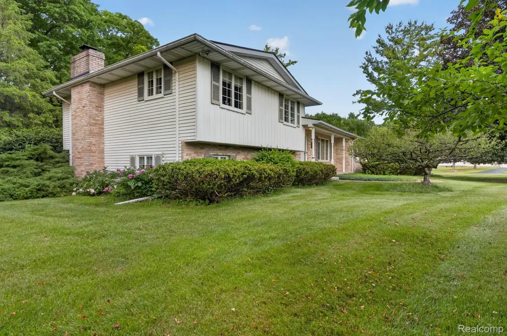 9144 Deer Park Court Tyrone Township MI 48430