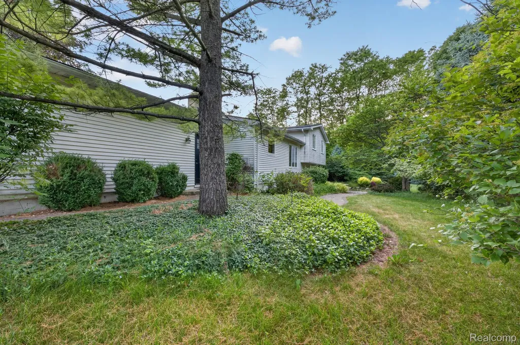 9144 Deer Park Court Tyrone Township MI 48430