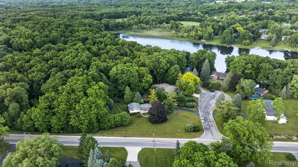 9144 Deer Park Court Tyrone Township MI 48430