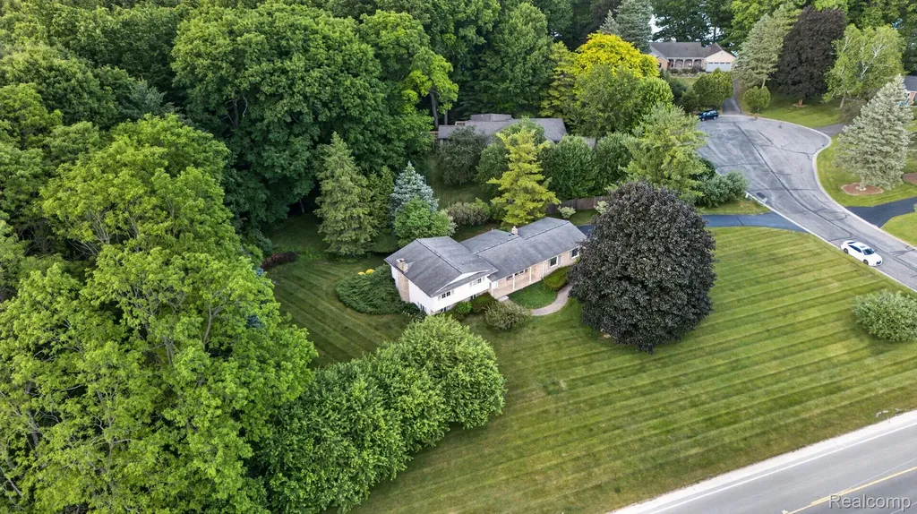 9144 Deer Park Court Tyrone Township MI 48430