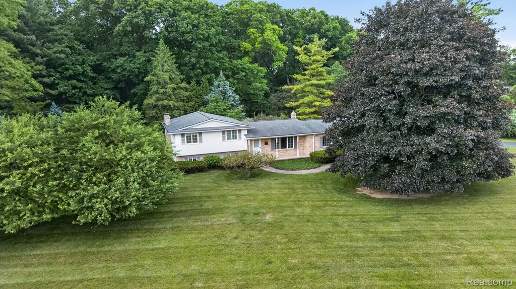 9144 Deer Park Court Tyrone Township MI 48430
