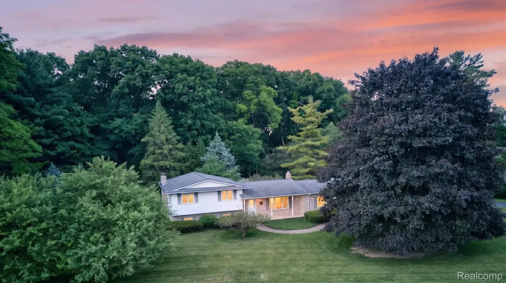 9144 Deer Park Court Tyrone Township MI 48430