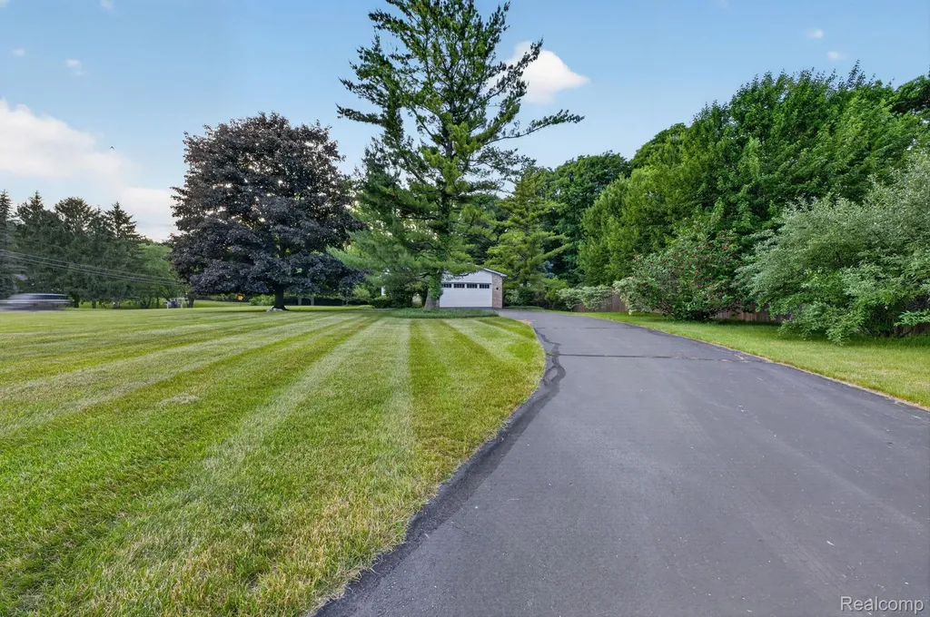 9144 Deer Park Court Tyrone Township MI 48430