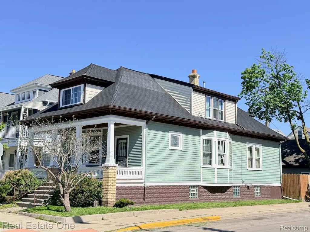 2600 Zinow Street Hamtramck City MI 48212