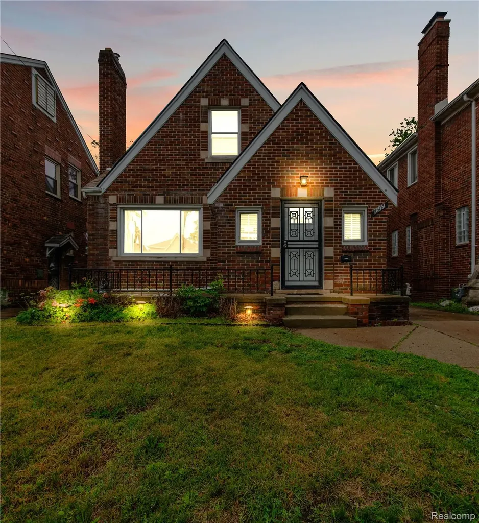 18951 Santa Rosa Drive Detroit City MI 48221