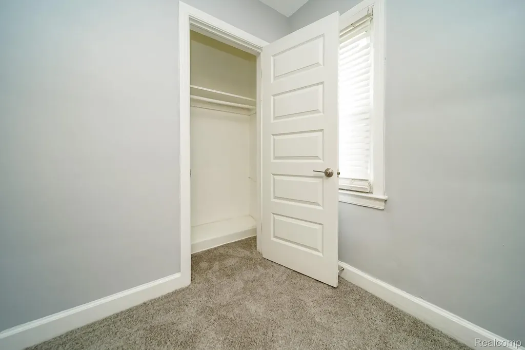 18951 Santa Rosa Drive Detroit City MI 48221