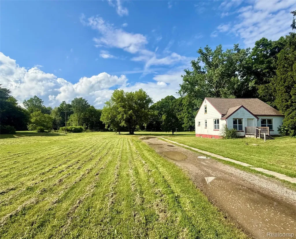 5388 Davison Road Elba Township MI 48446