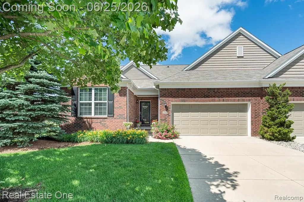 2082 Orwell Street Orion Charter Township MI 48360