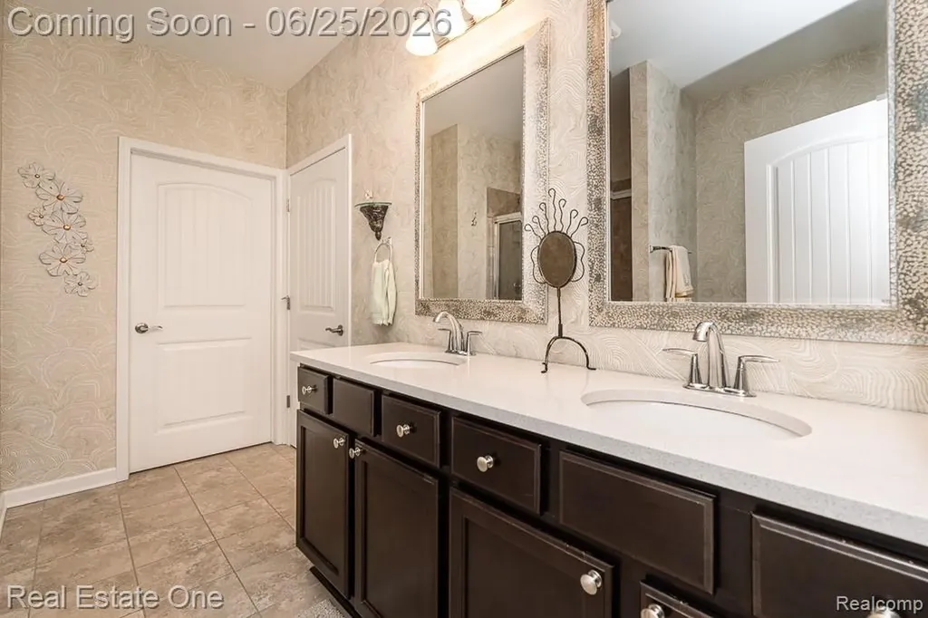 2082 Orwell Street Orion Charter Township MI 48360