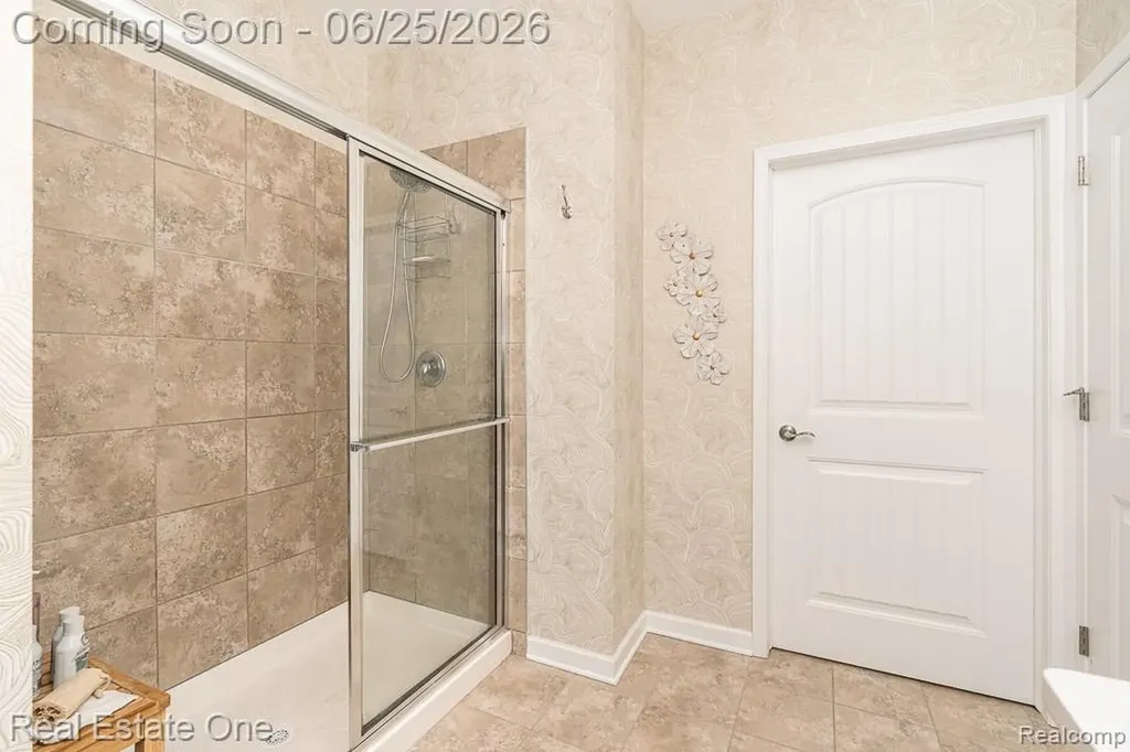 2082 Orwell Street Orion Charter Township MI 48360