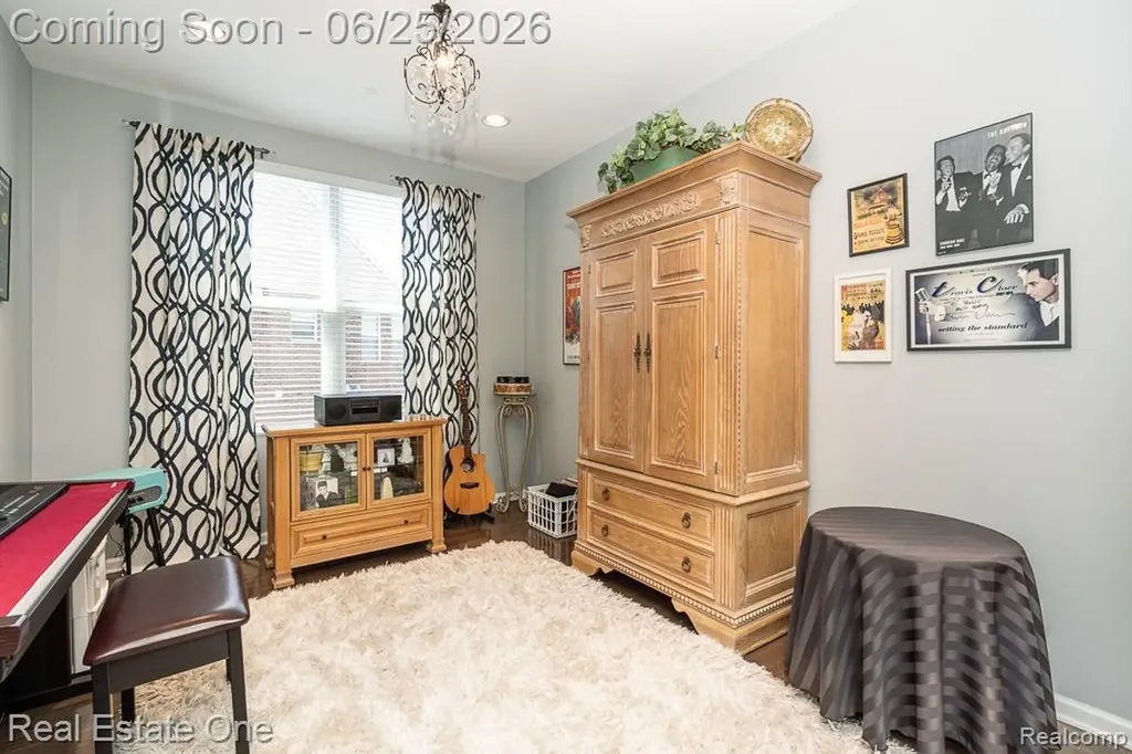 2082 Orwell Street Orion Charter Township MI 48360