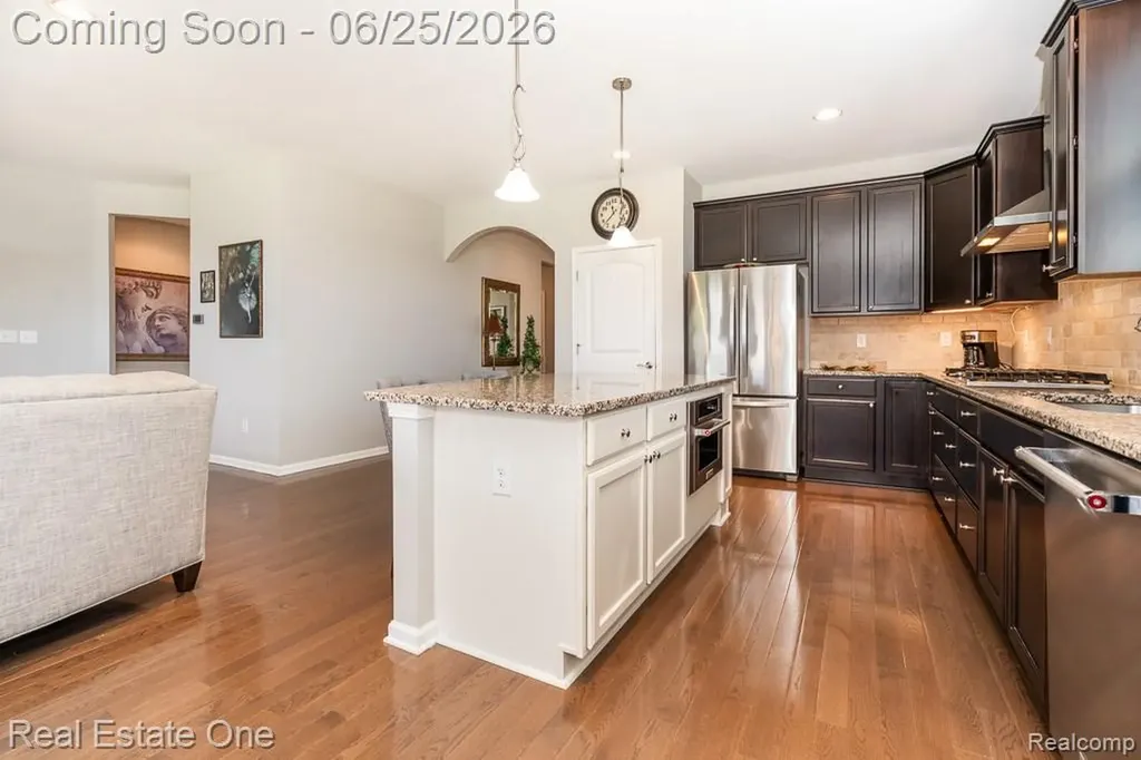 2082 Orwell Street Orion Charter Township MI 48360