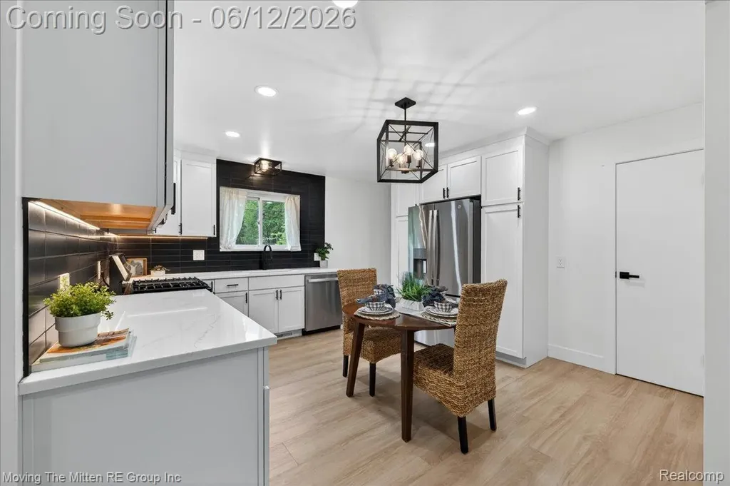 49515 W Huron River Drive Van Buren Charter Township MI 48111