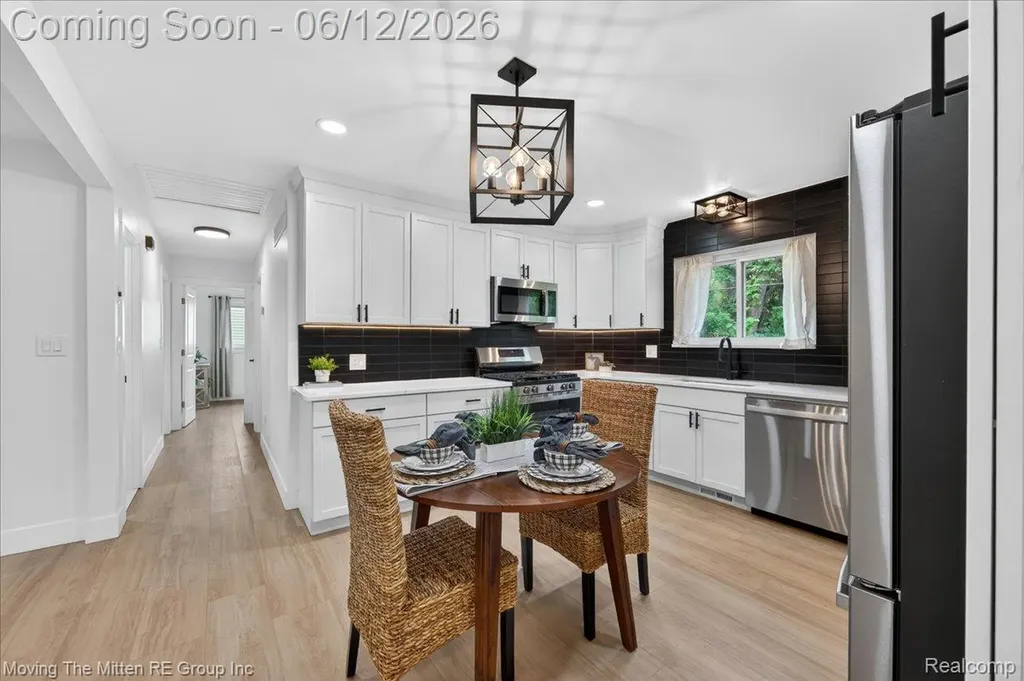 49515 W Huron River Drive Van Buren Charter Township MI 48111