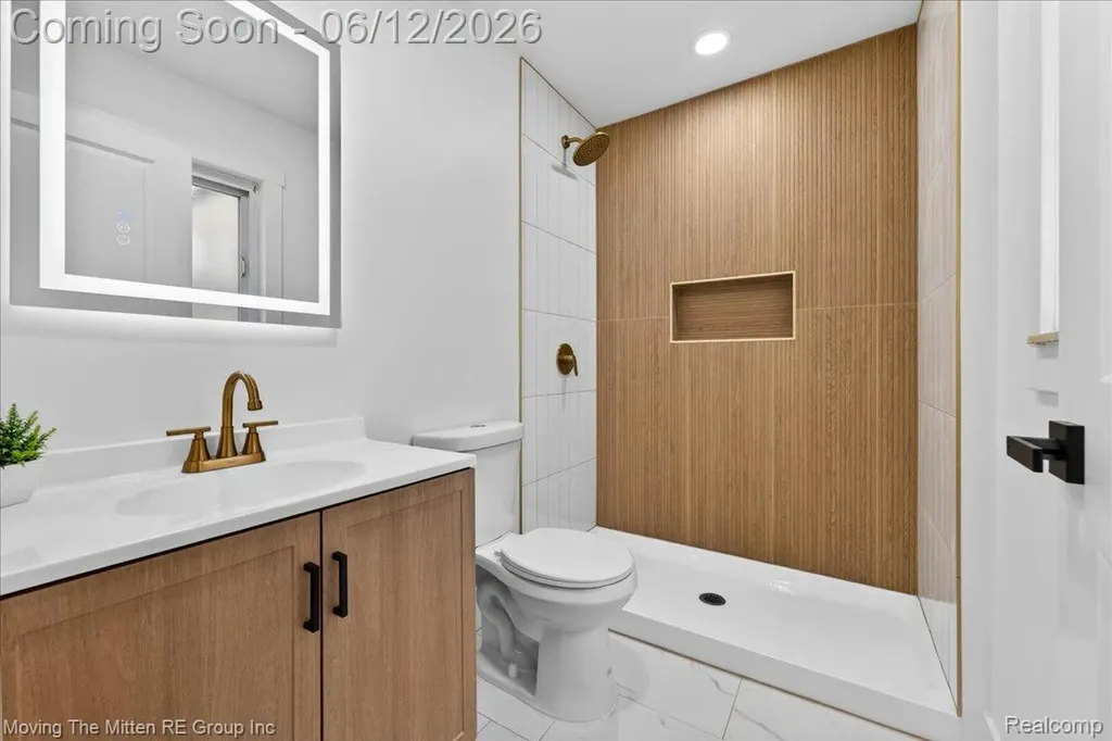 49515 W Huron River Drive Van Buren Charter Township MI 48111