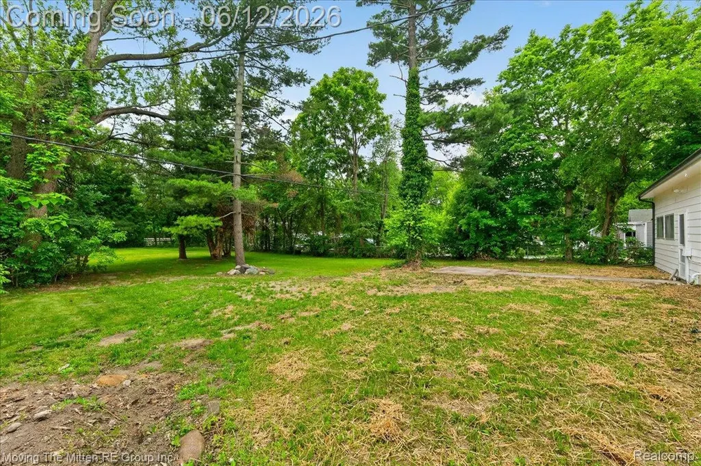 49515 W Huron River Drive Van Buren Charter Township MI 48111