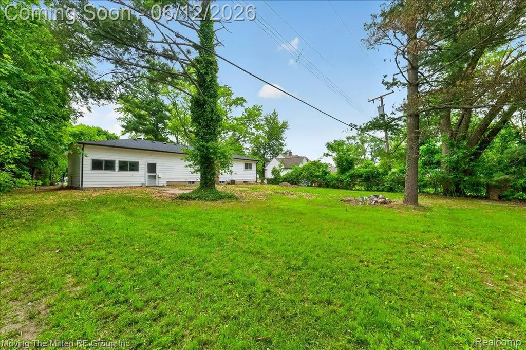 49515 W Huron River Drive Van Buren Charter Township MI 48111