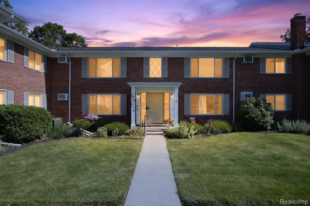 24111 Meridian Road Grosse Ile Township MI 48138